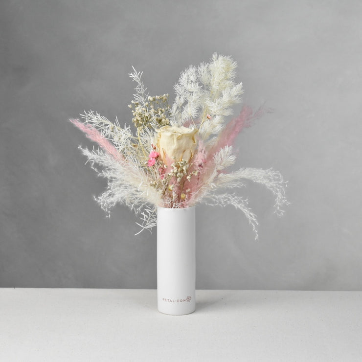 Flower Arranging at Kimberleigh&
